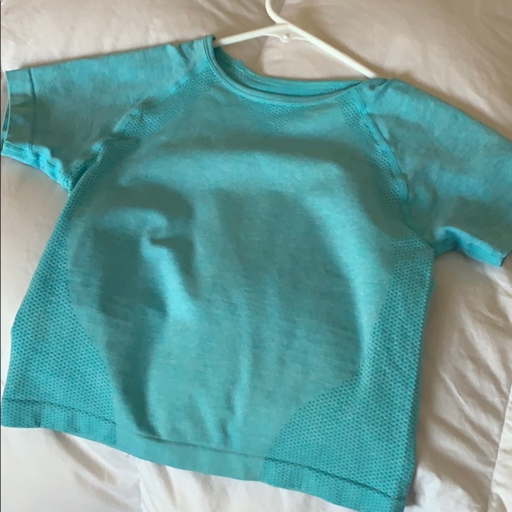 Nvgtn workout top
